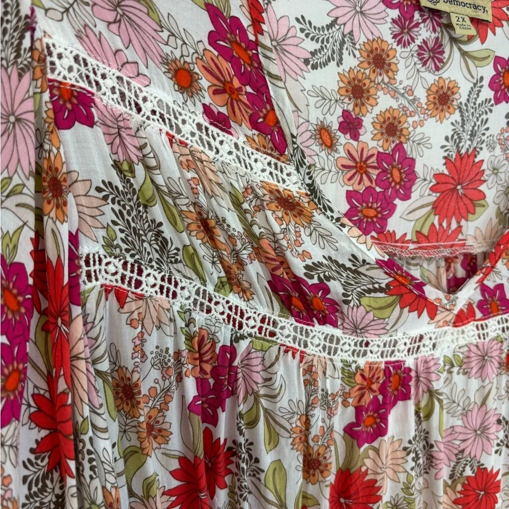 Democracy Floral Blouse - Red and White - Picture 8 of 9
